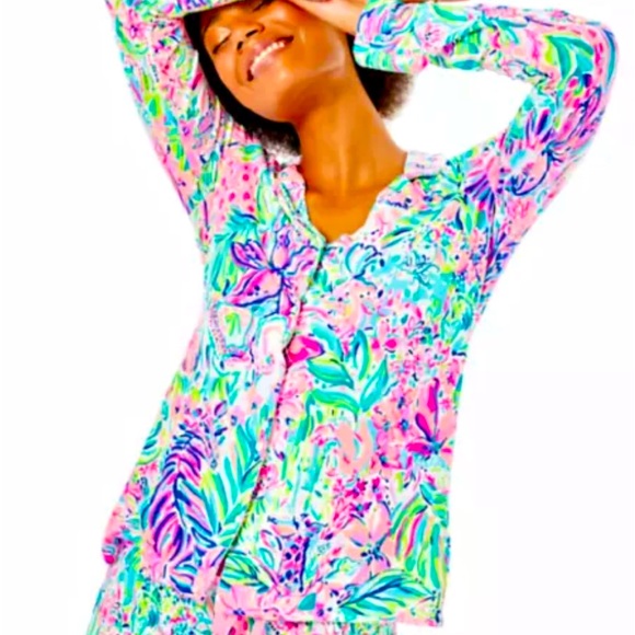 NWT LILLY PULITZER Lilly's Favorite Things PJ Top Knit Button-Up Multi - Picture 1 of 7